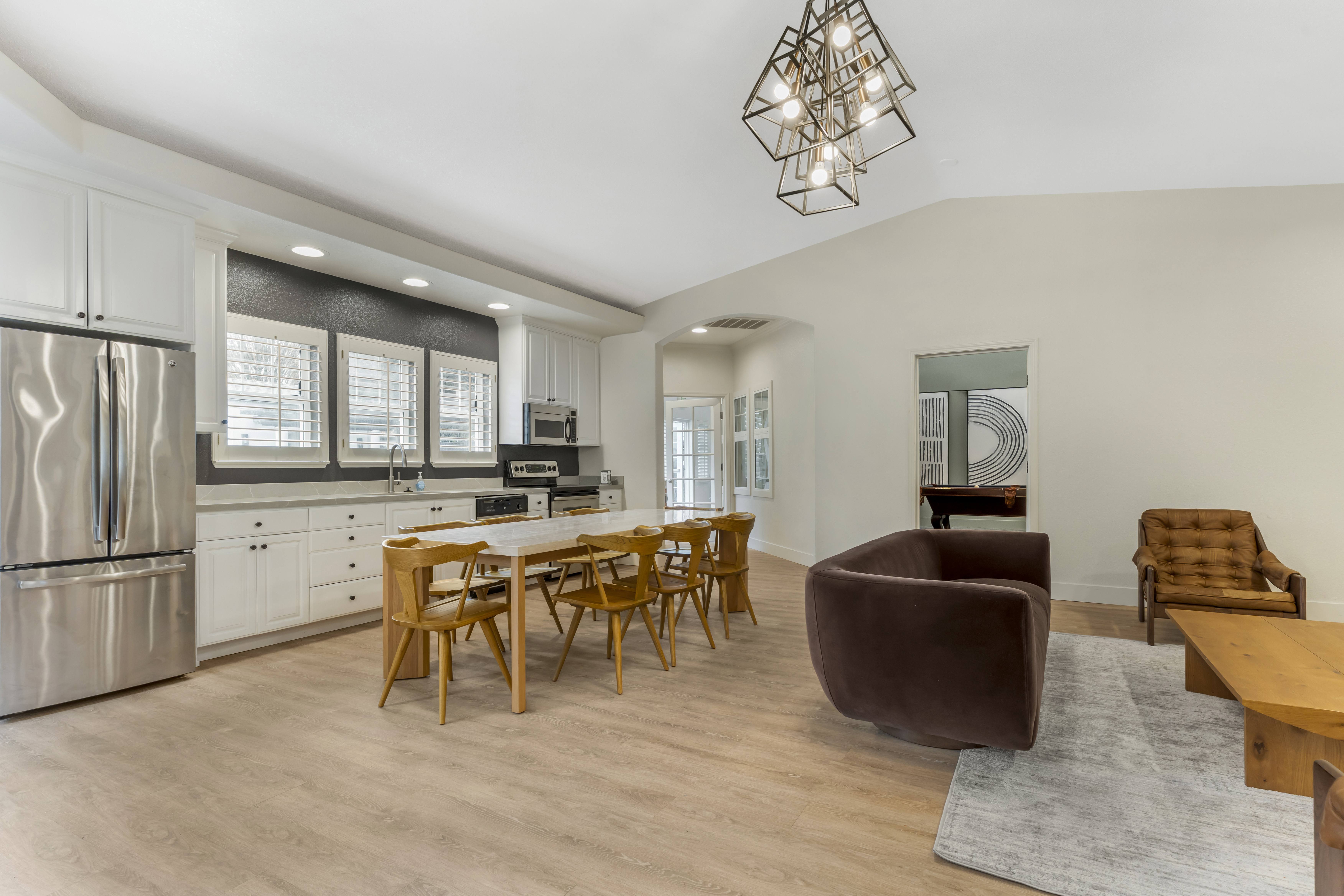 Renaissance Apartment Homes photo 2